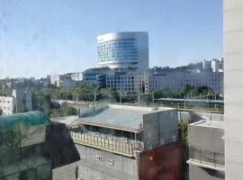 A total of 4 people on one floor of a building close to Incheon Airport that can be used for a short period of time