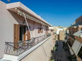 Harbour - Spacious Unique 2-Balcony Apartment in Chania Old Town