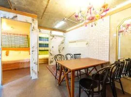 B Hongik Station,5 min 5 BR & 2Bath