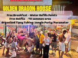 Vang Vieng Dragon House, hotel in Vang Vieng