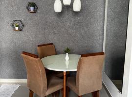 Cozy 2-Bedroom Apartment 2 km from the Airport, hotel in Várzea Grande