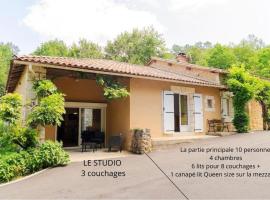 Gîte Puydepont - logement 10 personnes plus STUDIO 3 personnes attenant -, hotel i Neuvic