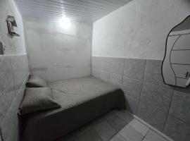 Aluguel de quarto por diária，位于圣路易斯的酒店