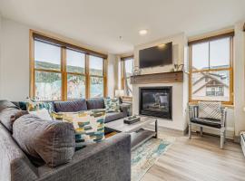 8256 Silver Mill condo, hotel em Keystone