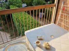 T2 familial climatisé mer à pied parking privé