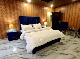 Hotel Five Rivers - Airport Road، فندق بالقرب من مطار العلامة إقبال الدولي - LHE، لاهور