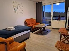 BurgK59, 3 BR, 4 Beds, TV, Kitchen and Bath