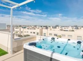 Private jacuzzi, heated pool, summer kitchen, AC