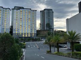 Condo in Clark! Spacious Studio in L Building, hotel en Fort Stotsenburg