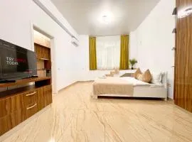 Central Address Studio 14