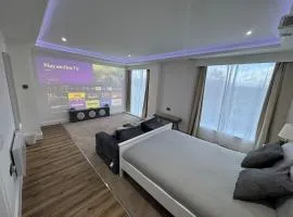 Cinema room apartment 2