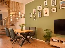 Maisonette-Apartment für bis zu 6 Personen - Parkplatz - WLAN - Kingsize