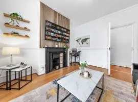 Citylink Spacious 5-Bedroom House,Wi-Fi,Easy Access to Excel and Central London