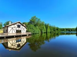 Chalet au bord d'un lac privé