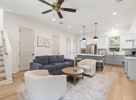 NEW River Ranch King Luxe Amenities Prime Location