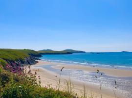 Craig-Y-Mor Suites With Sea Views Whitesands Bay St Davids, hotel i St Davids