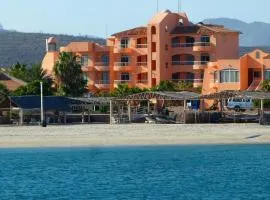 Club Cantamar Beach Hotel & Marina