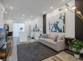 Townhome with Free Parking, Near Downtown