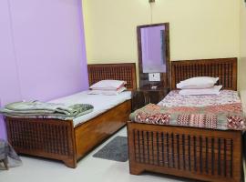 Meera Hotel And Lodging, hotel in Badarpur