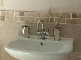 9 Church View, hotel in Clapham