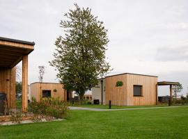 Oaza Luxury Glamping Resort，位于摩拉瓦托普利采的豪华帐篷营地