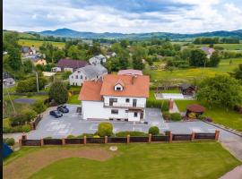 Słoneczny dom w górach, Sauna, basen Karpacz Opawa、ルバフカのホテル