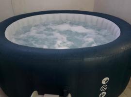 Theo Luxury House，位于帕特雷的酒店