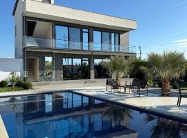 Adrians Villa, hotel in Rrushkull