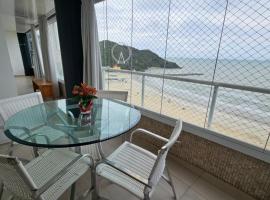 Apartamento Frente Mar - VISTA PANORÂMICA, hotel in Balneário Camboriú