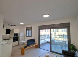 K Home 2, hotel in Qiryat Gat