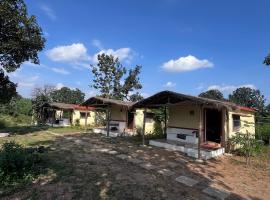 Home in the Jungle, khu glamping ở Seonī