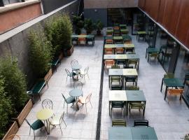 Barcelona Pere Tarrés Youth Hostel、バルセロナのホテル