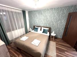 S-HOUSE Apartament spatios cu 2 dormitoare, curte, bucatarie, terasă și parcare privată aproape de Sibiu, hotel v destinaci Avrig