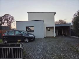 Dany propose colocation, chambre Lannion, hotel in Lannion