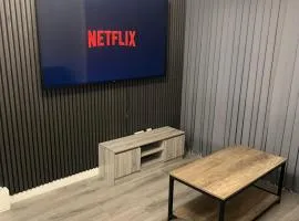 Jay3 Suites - Modern, Spacious & Charming One Bedroom Apartment in Dagenham