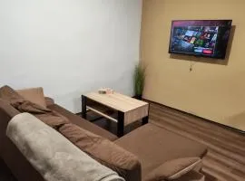 Zo. Low Budget House