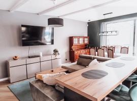 Domek w lesie,Nienawiszcz, hotel in Nienawiszcz