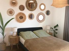 The Bohó Vándor Guesthouse, hotel in Zalaszántó