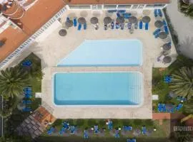 Beachside oasis with Pool