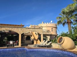 Castell Villa Bohío Mallorca, ξενοδοχείο σε Urbanicacion ses palmeres