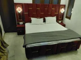 Hotel Gurujee residence