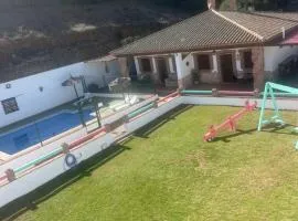 ESPECTACULAR Casa Rural NURIA máx 14 personas