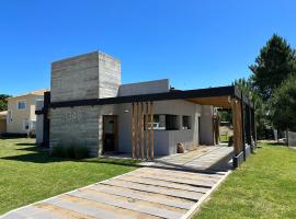 Casa Moderna, Barrio Nayades, hotel a Pinamar