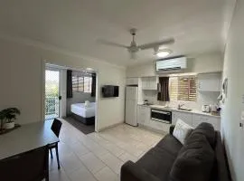 Luxury Coastal Escape at Endeavor Inn - Emu Park