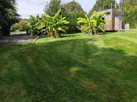 Tiny house, hotel in Vautorte