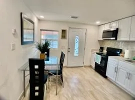 Loving Apartment! 5 min from the beach in car