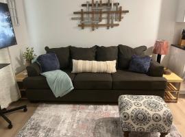 Secluded, Quiet, Cozy, & Modern、Gatesvilleのホテル