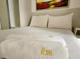 METROPOLITAN BARCELONA, JARDIM GOIÁS, AVENIDA DEPUTADO JAMEL CECÍLIO, AO LADO DO FLAMBOYANT SHOPPING, RESTAURANTES, LAZER COM PISCINA, ACADEMIA E SAUNA, ESTACIONAMENTO GRÁTIS, ENXOVAL COMPLETO DE CAMA E BANHO, LAVANDERIA GRÁTIS, By REI DOS FLATS