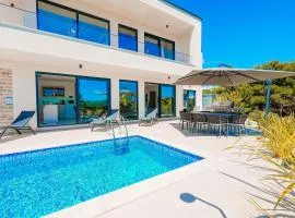 Primosten Hills - West