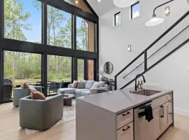 Modern Glass-Front Retreat l Stunning Nature Views